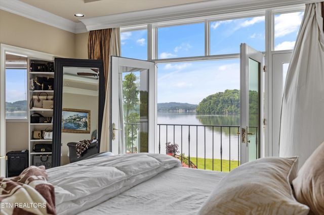3801 Jackson Bend Drive, Louisville, TN 37777