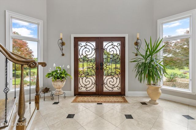 3801 Jackson Bend Drive, Louisville, TN 37777