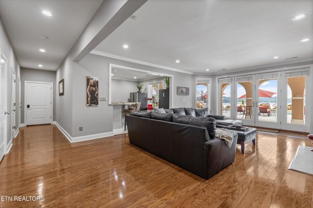 3801 Jackson Bend Drive, Louisville, TN 37777
