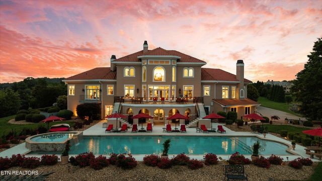 3801 Jackson Bend Drive, Louisville, TN 37777