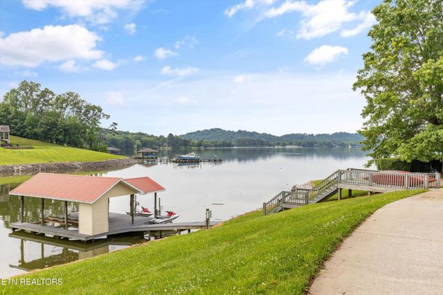 3801 Jackson Bend Drive, Louisville, TN 37777
