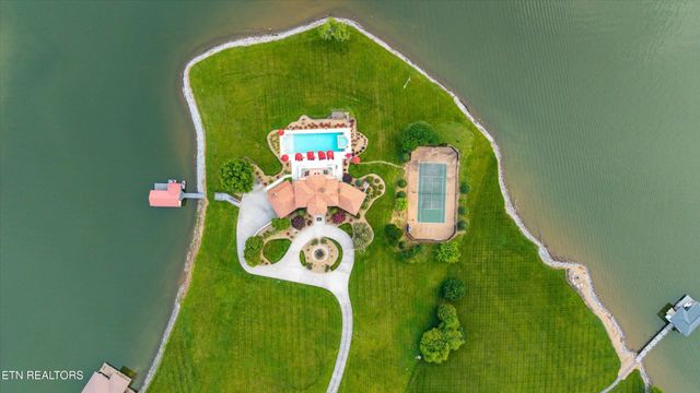 3801 Jackson Bend Drive, Louisville, TN 37777