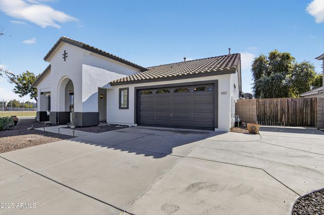 18711 E RAVEN Drive, Queen Creek, AZ 85142