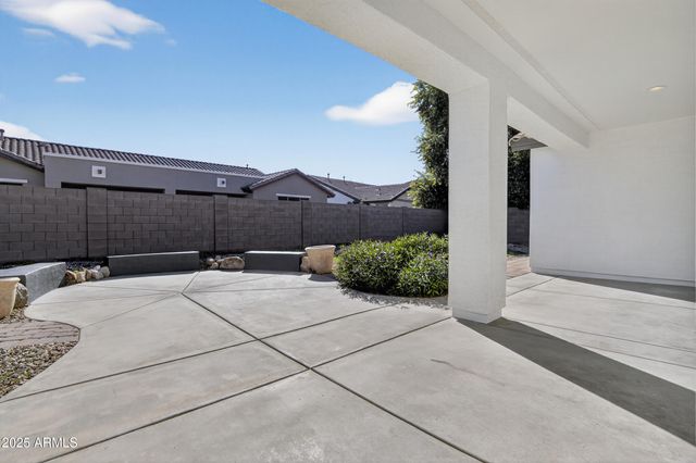 18711 E RAVEN Drive, Queen Creek, AZ 85142