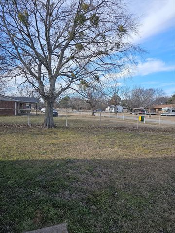 2624 County Road 429, Cleburne, TX 76031