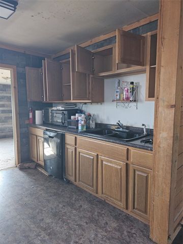 2624 County Road 429, Cleburne, TX 76031