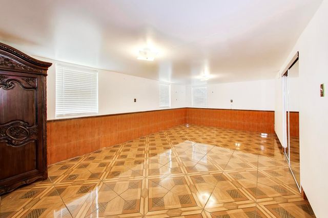 2215 S BRADFORD Drive, Wheaton, IL 60189
