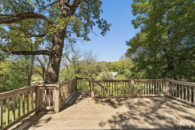 19719 Raven Drive, Louisville, NE 68037