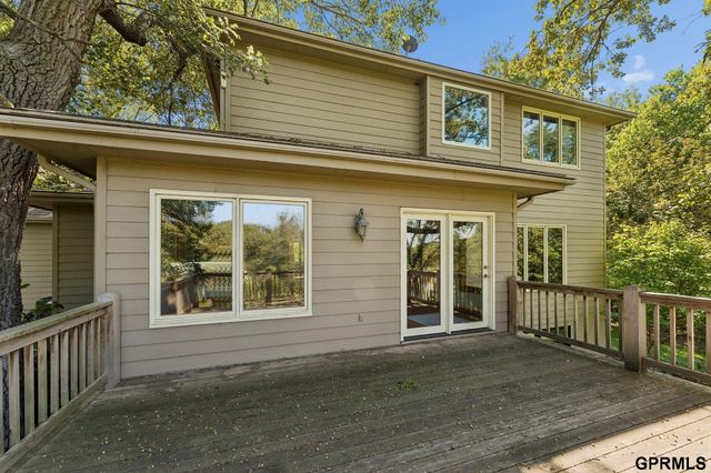 19719 Raven Drive, Louisville, NE 68037