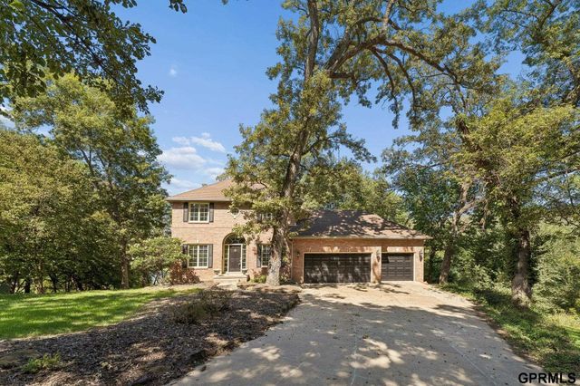 19719 Raven Drive, Louisville, NE 68037