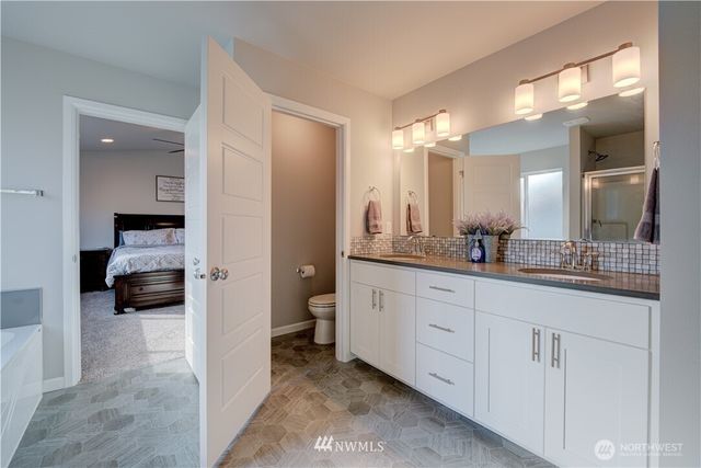 2422 200 Street Ct E, Spanaway, WA 98387