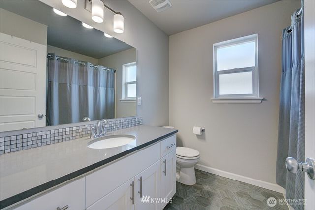 2422 200 Street Ct E, Spanaway, WA 98387