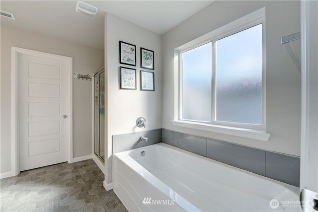 2422 200 Street Ct E, Spanaway, WA 98387