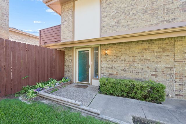 3 Dewberry Court, Bedford, TX 76021