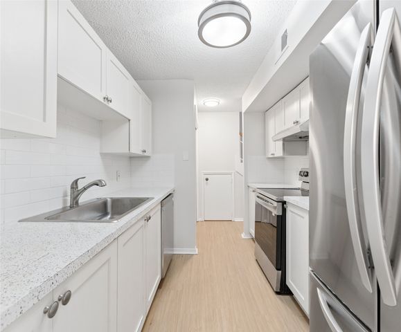 3 Dewberry Court, Bedford, TX 76021