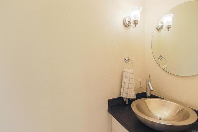 307 shoemaker ln, Solana Beach, CA 92075