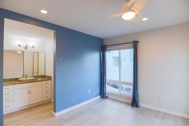 307 shoemaker ln, Solana Beach, CA 92075