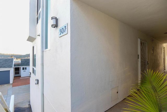 307 shoemaker ln, Solana Beach, CA 92075