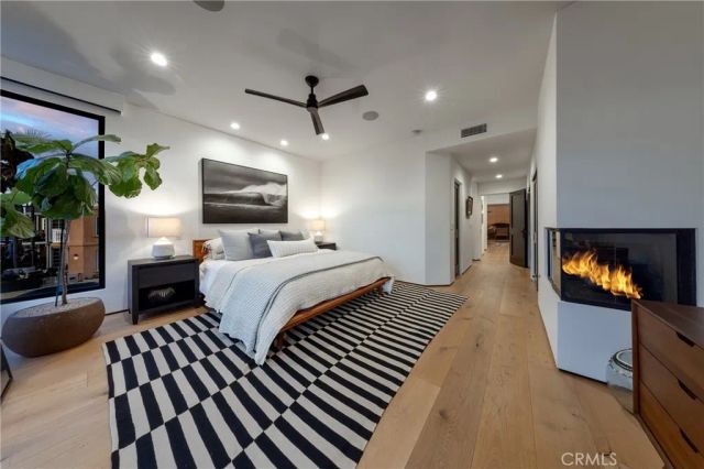 122 22nd Street, Huntington Beach, CA 92648