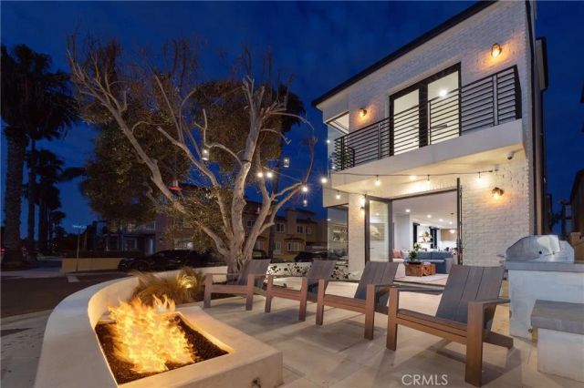 122 22nd Street, Huntington Beach, CA 92648