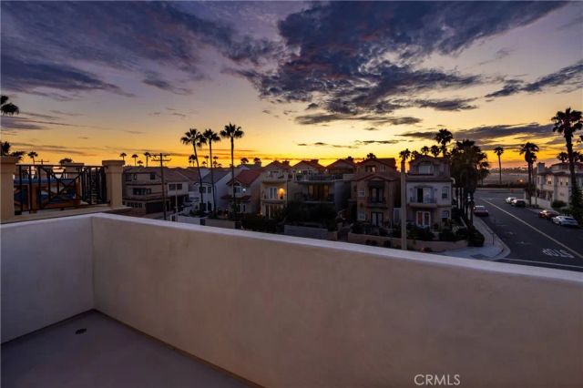 122 22nd Street, Huntington Beach, CA 92648