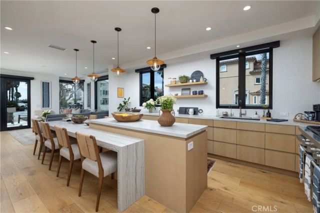 122 22nd Street, Huntington Beach, CA 92648