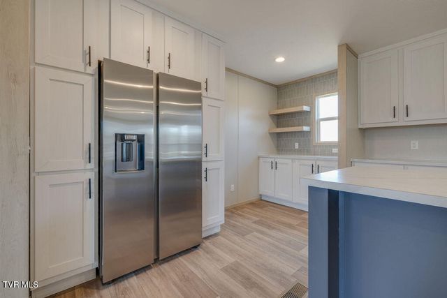 319 Lories Lane, Piney Flats, TN 37686