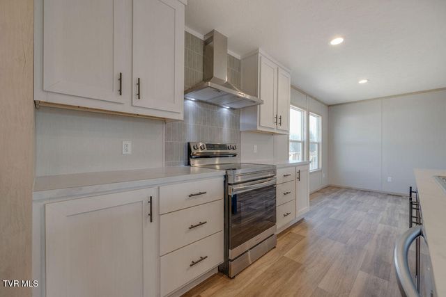 319 Lories Lane, Piney Flats, TN 37686