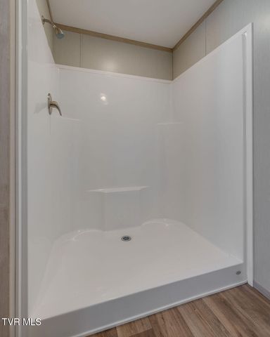 319 Lories Lane, Piney Flats, TN 37686