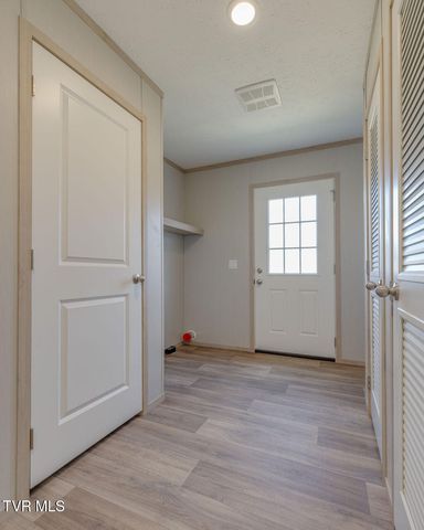 319 Lories Lane, Piney Flats, TN 37686