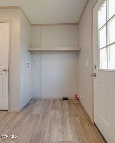 319 Lories Lane, Piney Flats, TN 37686