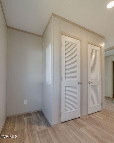 319 Lories Lane, Piney Flats, TN 37686