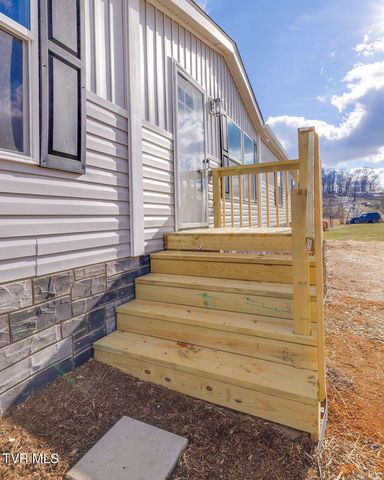 319 Lories Lane, Piney Flats, TN 37686