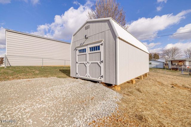 319 Lories Lane, Piney Flats, TN 37686