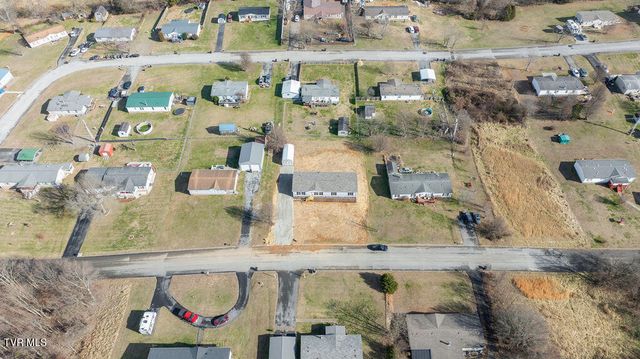 319 Lories Lane, Piney Flats, TN 37686