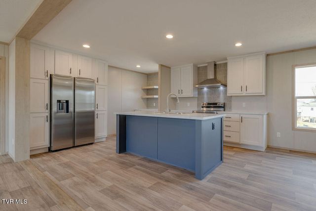 319 Lories Lane, Piney Flats, TN 37686