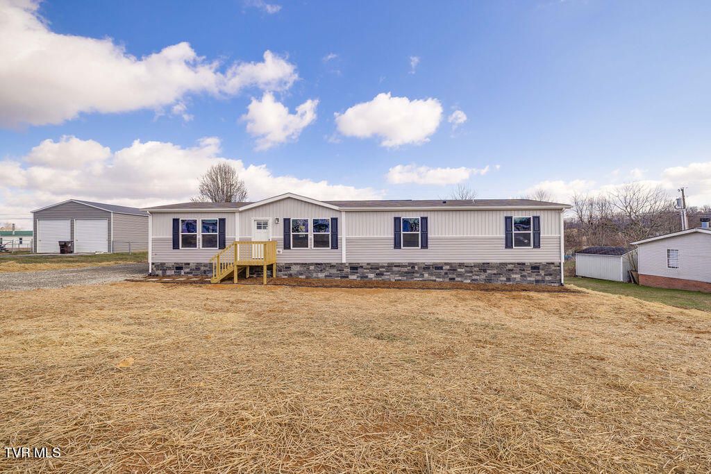 319 Lories Lane, Piney Flats, TN 37686