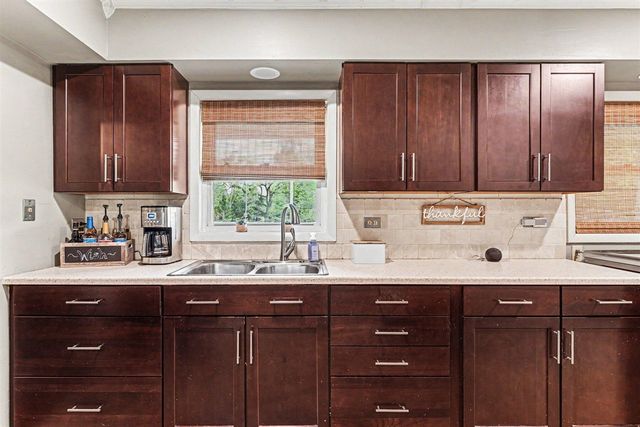 6 E Langley Road, Battle Creek, MI 49015