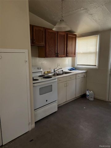 2311 Greenbelt Drive, Lansing, MI 48911