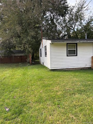 2311 Greenbelt Drive, Lansing, MI 48911