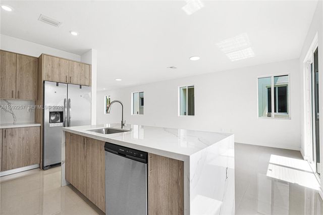 22431 SW 125 ave 19A, Miami, FL 33170