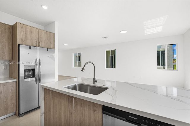 22431 SW 125 ave 19A, Miami, FL 33170