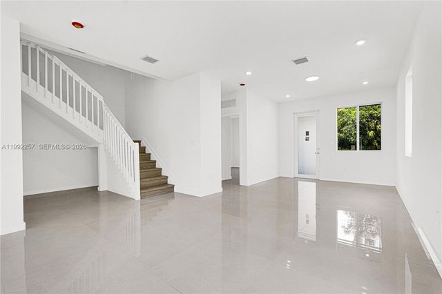 22431 SW 125 ave 19A, Miami, FL 33170
