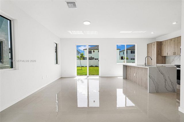 22431 SW 125 ave 19A, Miami, FL 33170