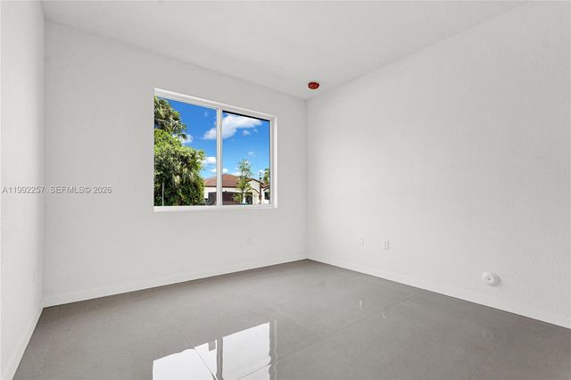 22431 SW 125 ave 19A, Miami, FL 33170