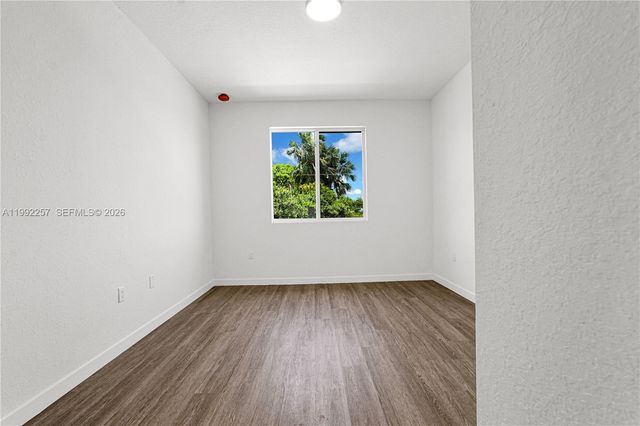 22431 SW 125 ave 19A, Miami, FL 33170