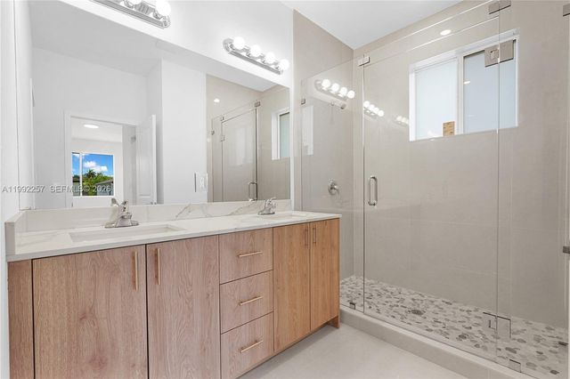22431 SW 125 ave 19A, Miami, FL 33170