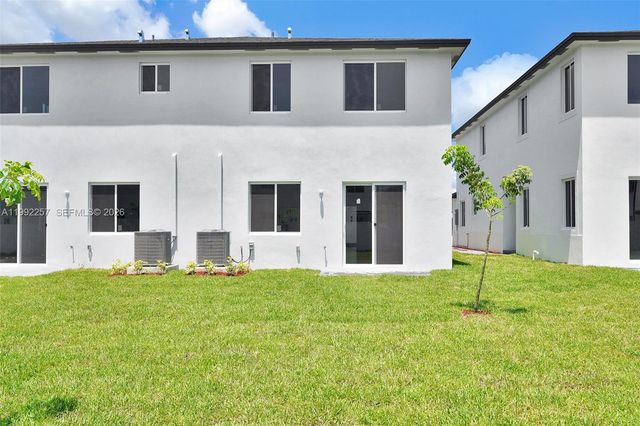 22431 SW 125 ave 19A, Miami, FL 33170
