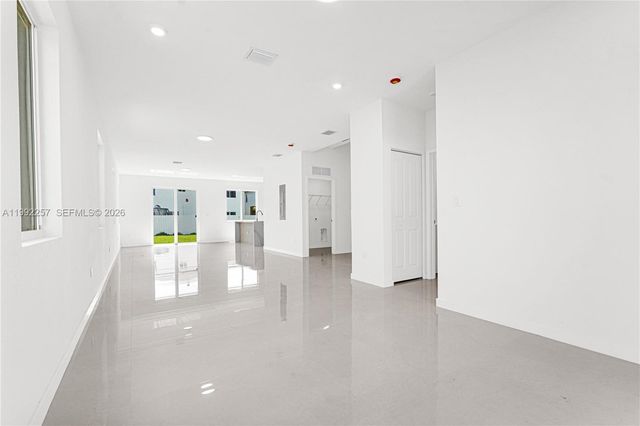 22431 SW 125 ave 19A, Miami, FL 33170