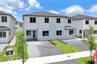 22431 SW 125 ave 19A, Miami, FL 33170